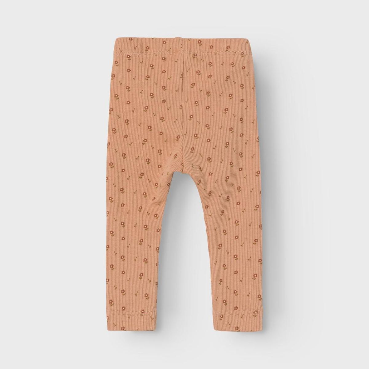 Ben je op zoek naar een schattige legging om de beentjes van je kleintje lekker warm te houden? Dan is deze schattige legging nougat van het merk Lil' Atelier een echte must have voor in de kledingkast van je kleintje. VanZus