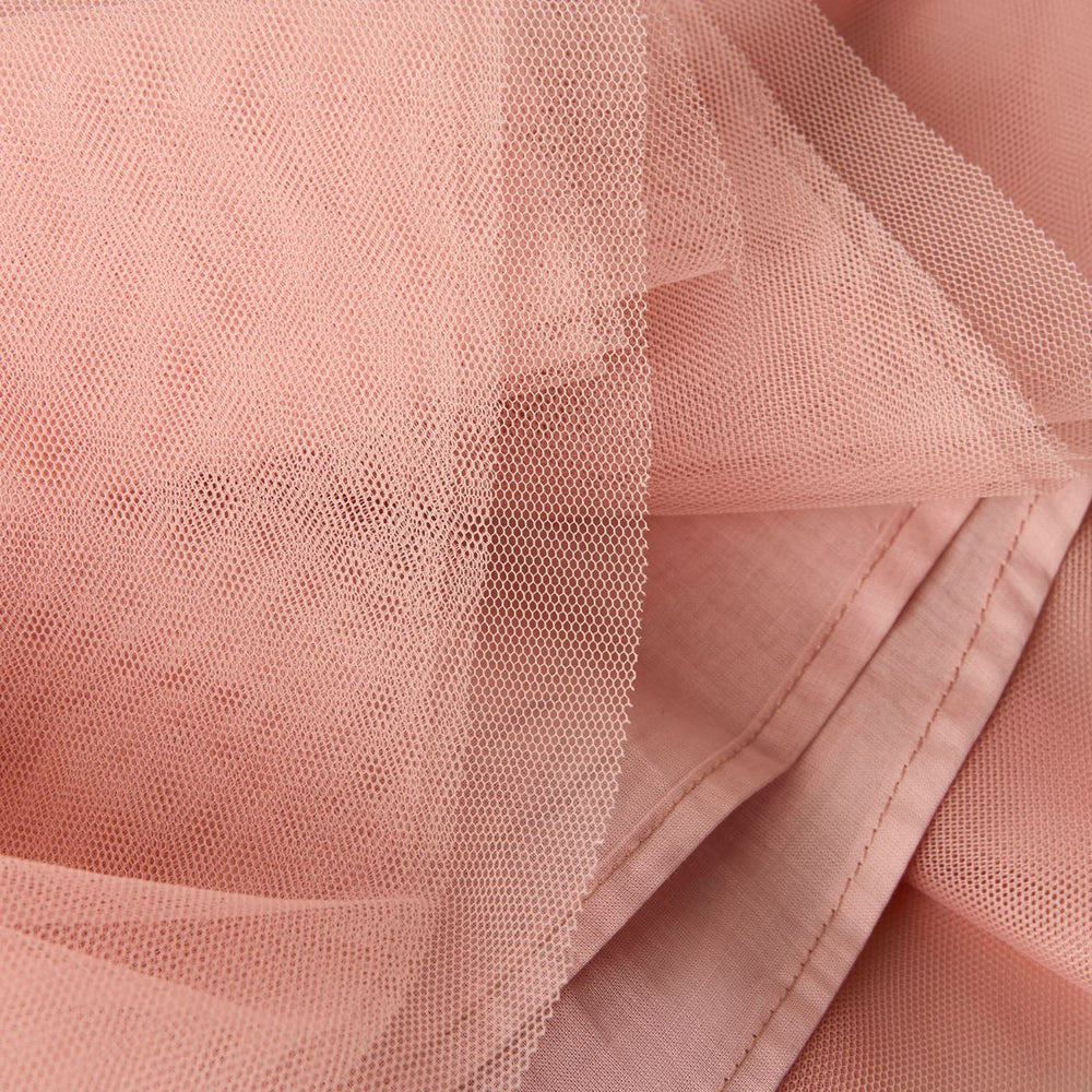 Laat je kleintje stralen in het Lil' Atelier liberty tule rokje in de kleur misty rose. Dit schattige rokje is de perfecte mix van speels en elegant. VanZus