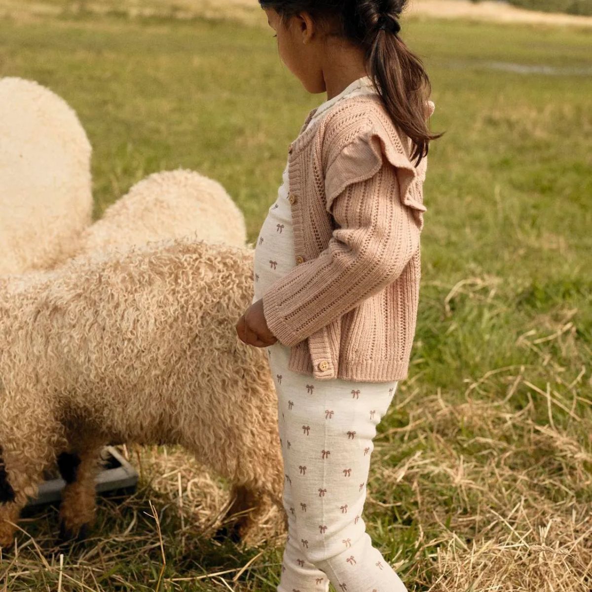 Shop het Lil' Atelier nalu girl slim shirt in de kleur turtledove melange. Dit comfortabele shirt van merinowol en tencel™ is perfect voor elke gelegenheid. Ideaal voor herfst en winter! VanZus