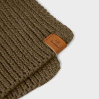 Houd het nekje van je kleintje lekker warm met de nalu knit tube sjaal in de kleur sea turtle van het merk Lil' Atelier. Deze warme en zachte sjaal is ideaal voor de kouder wintermaanden en ziet er ook nog eens heel stijlvol uit! VanZus