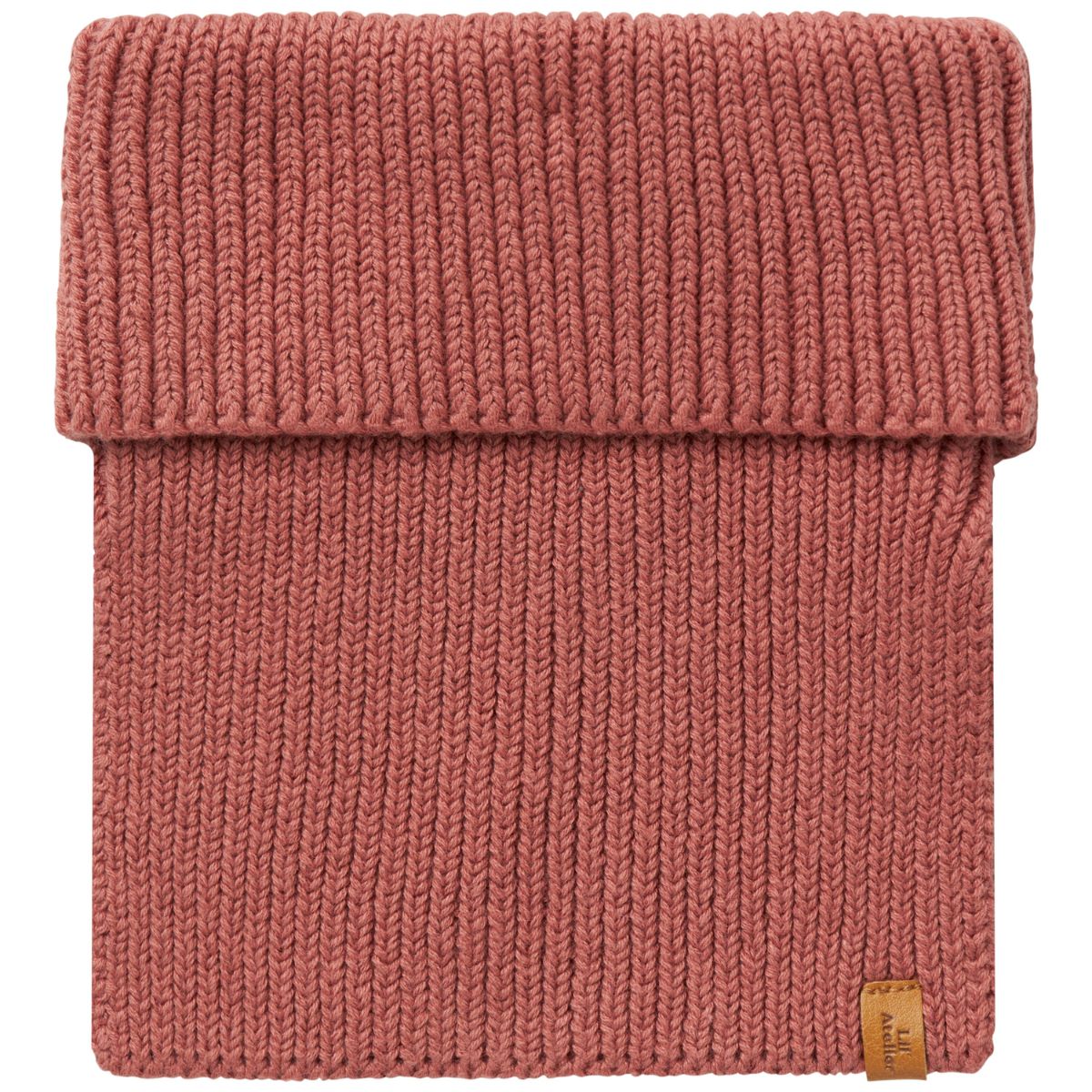 Houd het nekje van je kleintje lekker warm met de nalu knit tube sjaal in de kleur withered rose van het merk Lil' Atelier. Deze warme en zachte sjaal is ideaal voor de kouder wintermaanden en ziet er ook nog eens heel stijlvol uit! VanZus