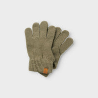 De Lil' Atelier nalu knit handschoenen in de kleur overland trek zijn de perfecte finishing touch voor de winteroutfit van je kleintje. De handschoentjes zijn gemaakt van een zachte gebreide stof en houden de handen lekker warm tijdens de koude dagen. VanZus