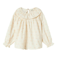 Ontdek het schattige nethe shirt in de kleur pastel parchment van het merk Lil' Atelier. Dit leuke shirt is een perfecte mix van stijl en comfort. Het shirt is gemaakt van zachte, ademende stoffen, ideaal voor zowel dagelijkse avonturen als speciale gelegenheden. VanZus