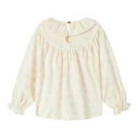 Ontdek het schattige nethe shirt in de kleur pastel parchment van het merk Lil' Atelier. Dit leuke shirt is een perfecte mix van stijl en comfort. Het shirt is gemaakt van zachte, ademende stoffen, ideaal voor zowel dagelijkse avonturen als speciale gelegenheden. VanZus