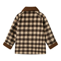 De nima jas in turtledove van het merk Lil' Atelier is de ideale keuze voor stijl en functionaliteit in de lente en zomer. Deze coat is ontworpen met een mooie geblokte print in bruin en beige en heeft een net model. VanZus