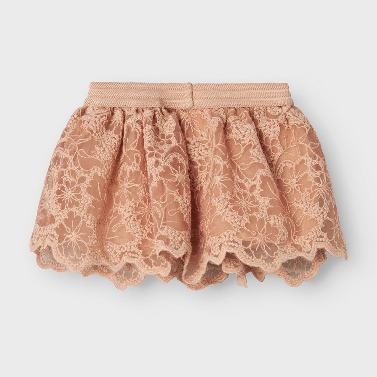 Hoe enorm schattig is deze roseli rok in de kleur rugby tan van het lieve merk Lil' Atelier?! Dit schattige rokje is perfect voor je kindje en wil je het liefst elke dag aandoen bij je kleintje, zo leuk is hij! VanZus