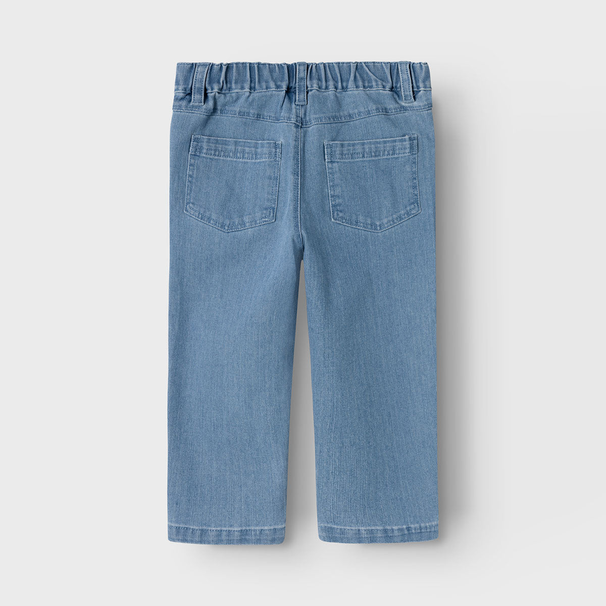 Een denim broek is een must have in iedere kledingkast. Een spijkerbroek is namelijk eindeloos te combineren, comfortabel en stylish. Dat geldt ook voor de ryan slim okaja jeans in de kleur medium blue denim. VanZus