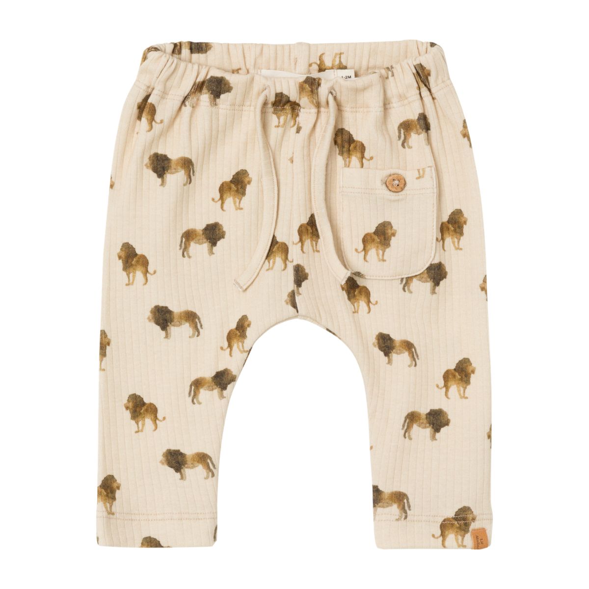 Deze soepelvallende broek in de uitvoering lion fog van het vrolijke merk Lil' Atelier is ideaal voor je kleintje om lekker in te rennen, te spelen en te ravotten. Deze fijne broek biedt namelijk optimale bewegingsvrijheid en is lekker luchtig. VanZus