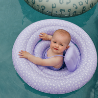 De Swim Essentials baby zwemband panter lila is het perfecte accessoire wanneer je samen met je kleintje gaat zwemmen. VanZus