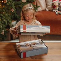 Tel de dagen af tot Kerst met de adventkalender geschenkdoos van Little Dutch! Maak in december elke dag een pakje uit de doos open en bouw je eigen kerstdorp. VanZus