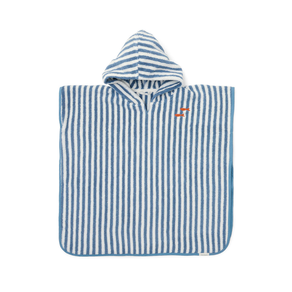 Lekker opdrogen en opwarmen doet je kleintje met deze badponcho in de variant stripes en surf blue van het merk Little Dutch. Deze schattige badponcho is heerlijk zacht en ziet er ook nog eens heel schattig uit! VanZus