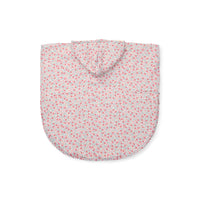 Lekker opdrogen en opwarmen doet je kleintje met deze badponcho in de variant sunny flowers van het merk Little Dutch. Deze schattige badponcho is heerlijk zacht en ziet er ook nog eens heel schattig uit! VanZus