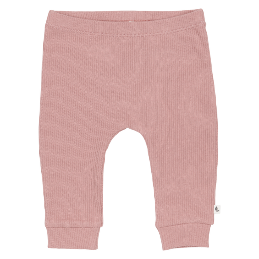 Deze rib broek vintage pink van Little Dutch is een heerlijke basic die je uitstekend kunt combineren met de andere items van Little Dutch! Dit roze gekleurde broekje voor jouw kleintje is namelijk superveelzijdig en kun je op veel verschillende manieren combineren. VanZus