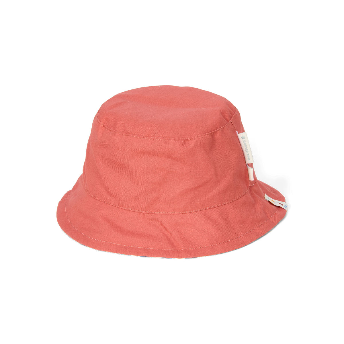 Deze leuke buckethat stripes is van het merk Little Dutch is ideaal voor de zomerse dagen. Dit schattige hoedje is omkeerbaar en is voorzien van een speciale UPF-coating op de stof. VanZus