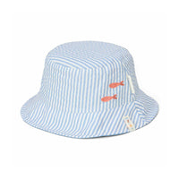 Deze leuke bucket hat van het merk Little Dutch is ideaal voor de zomerse dagen. Dit schattige hoedje is omkeerbaar en is voorzien van een speciale UPF-coating op de stof. VanZus
