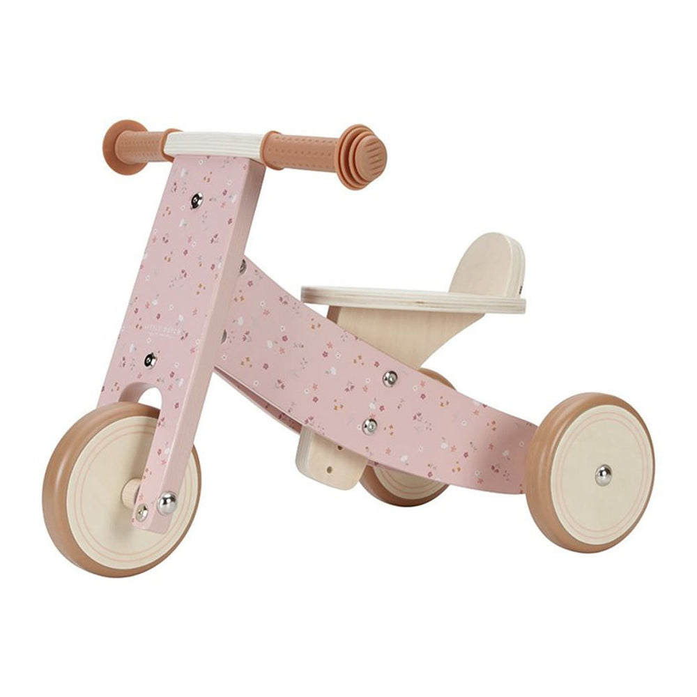 Deze schattige driewieler in een roze kleur van Little Dutch is een geweldige keuze voor ouders die op zoek zijn naar een stijlvol en veilig vervoermiddel voor hun kindje. De driewieler heeft een stevig zitje, zodat je kindje comfortabel en stabiel kan zitten. VanZus