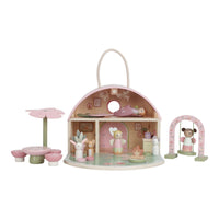 Ontdek het Little Dutch feeënhuisje uit de fairy garden-collectie! Dit magische huisje prikkelt de creativiteit van je kindje met schattige accessoires. Perfect voor fantasierijk spelen en eenvoudig mee te nemen. VanZus