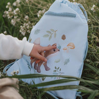De Little Dutch gymtas Forest Friends is ideaal voor school of sport, met een milieuvriendelijke touch. Gemaakt van gerecycled materiaal. VanZus