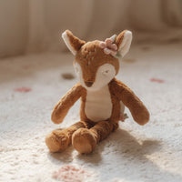 De Little Dutch hert long legs knuffel uit de fairy garden-collectie is de perfecte speelkameraad voor jouw kleintje. Zacht, lichtgewicht en met een schattig ontwerp, ideaal voor knuffelen en spelen. VanZus