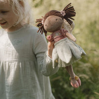 Op fantasierijke avonturen met Little Dutch knuffelpop Fairy Evi. Een zachte fee met vleugeltjes. Perfect voor kinderen van 1 tot 6 jaar. Bestel nu bij VanZus.