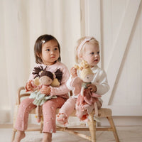 Op fantasierijke avonturen met Little Dutch knuffelpop Fairy Evi. Een zachte fee met vleugeltjes. Perfect voor kinderen van 1 tot 6 jaar. Bestel nu bij VanZus.