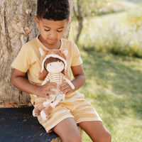 Little Dutch knuffelpop Forest Friends Sam is een zachte, schattige pop in vosjesoutfit. Veilig vanaf 12 maanden, 35 cm. Een ideaal cadeau! VanZus