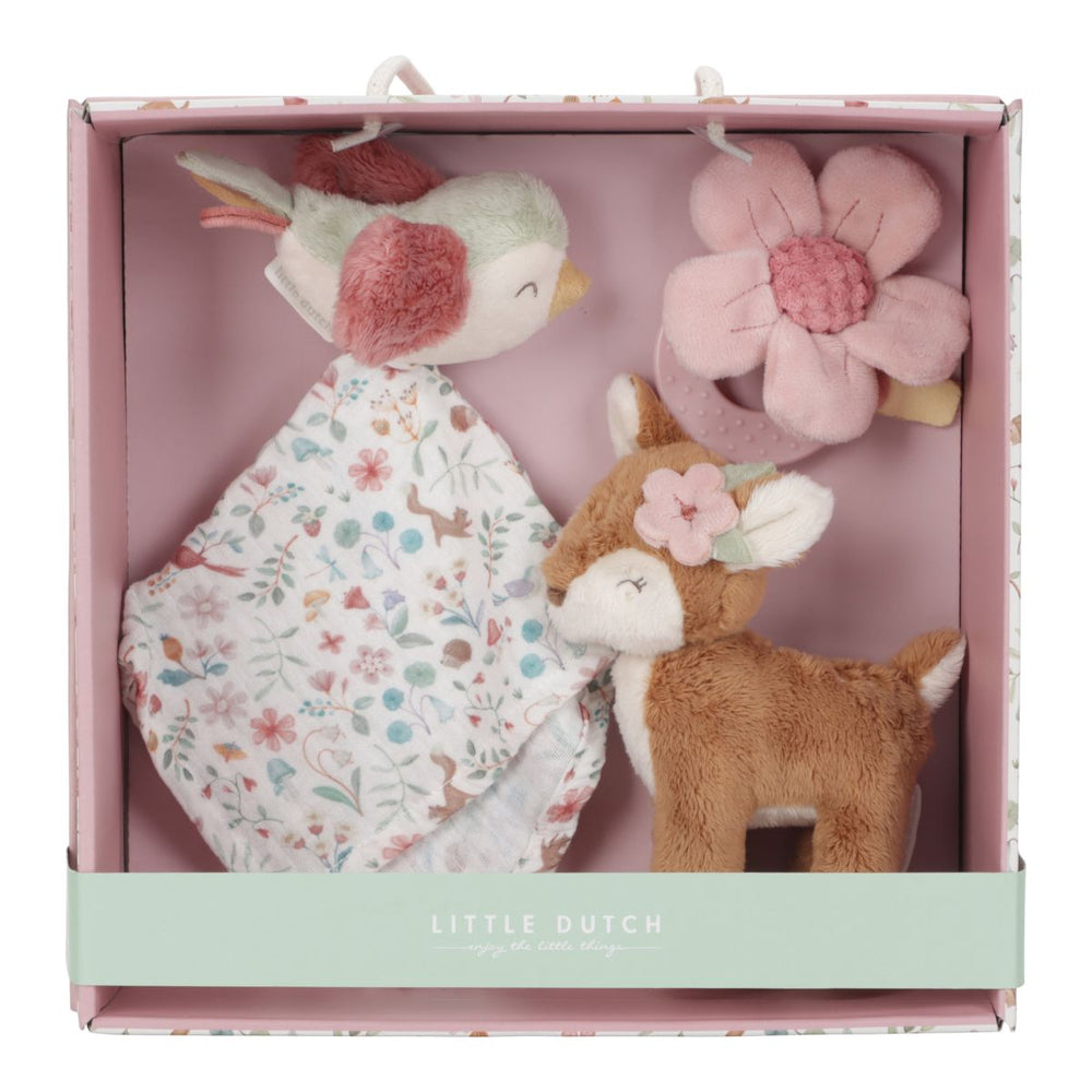 Verras je kleintje met de Little Dutch knuffels giftset in het magische fairy garden-thema. Drie zachte knuffels in pastelkleuren, perfect als kraamcadeau of voor eindeloos speelplezier. VanZus