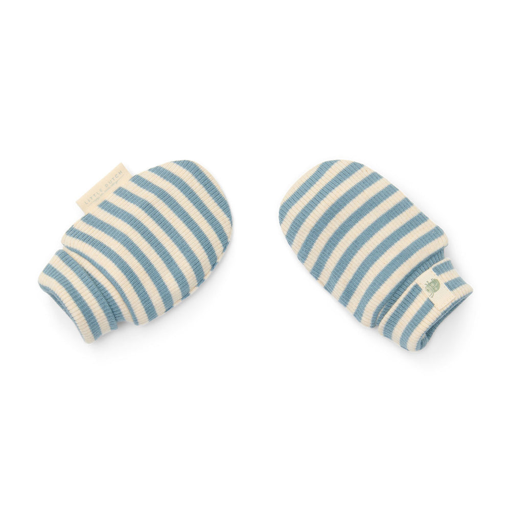 Krabt jouw kindje zichzelf vaak ik zijn slaap? Met deze speciale krabwantjes in de variant stone blue stripe van het merk Little Dutch voorkom je dat je kleintje zichzelf krabt in zijn slaap. Hierdoor gaat jouw kleine een fijne nachtrust tegemoet! VanZus