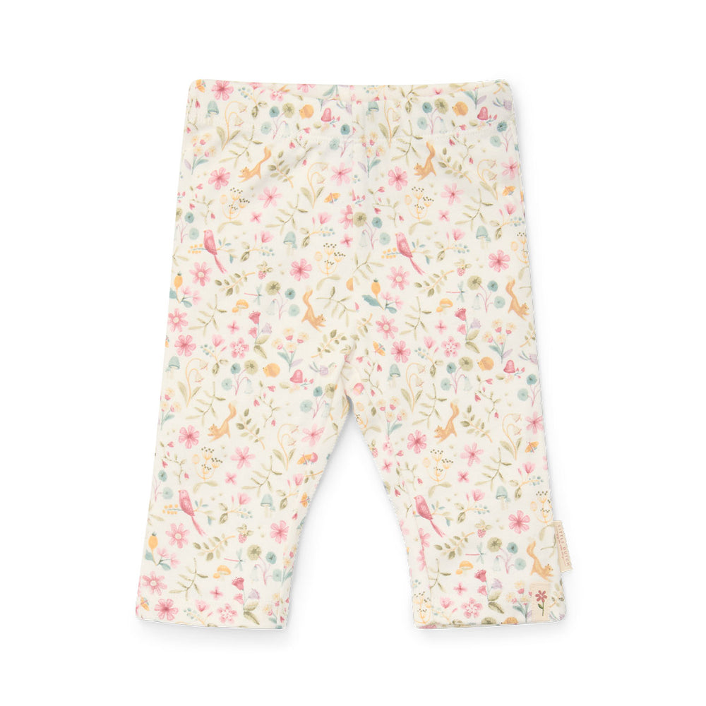 Deze schattige Little Dutch legging in de print fairy garden is een heerlijk zacht en comfortabel broekje die heel fijn aanvoelt. De legging is gemaakt van katoen, wat zorgt voor comfort en bewegingsvrijheid. VanZus