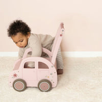 De Little Dutch loopwagen roze is ideaal voor kinderen van 1-4 jaar. Prachtig design met bloemendetails en vintage details. Nu verkrijgbaar bij VanZus.
