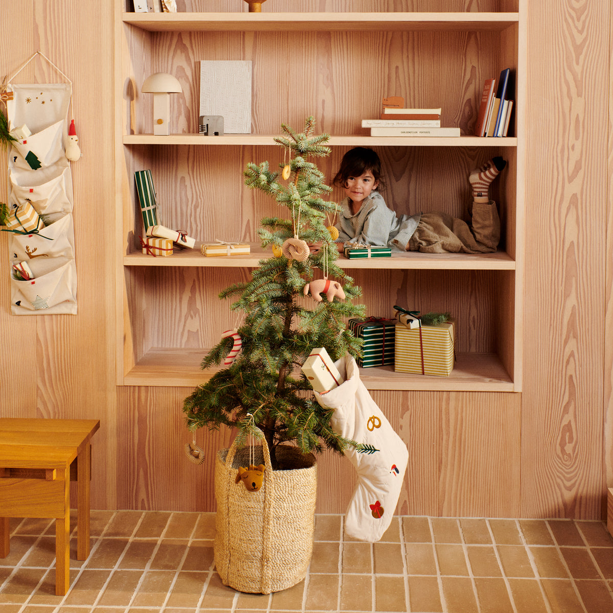 De Liewood basil kerstsok in de kleur holiday/sandy is een super leuke kerstsok voor jouw kindje. Het is een Amerikaanse traditie om deze op kerstavond op te hangen waarna deze wordt gevuld met verrassingen. VanZus.