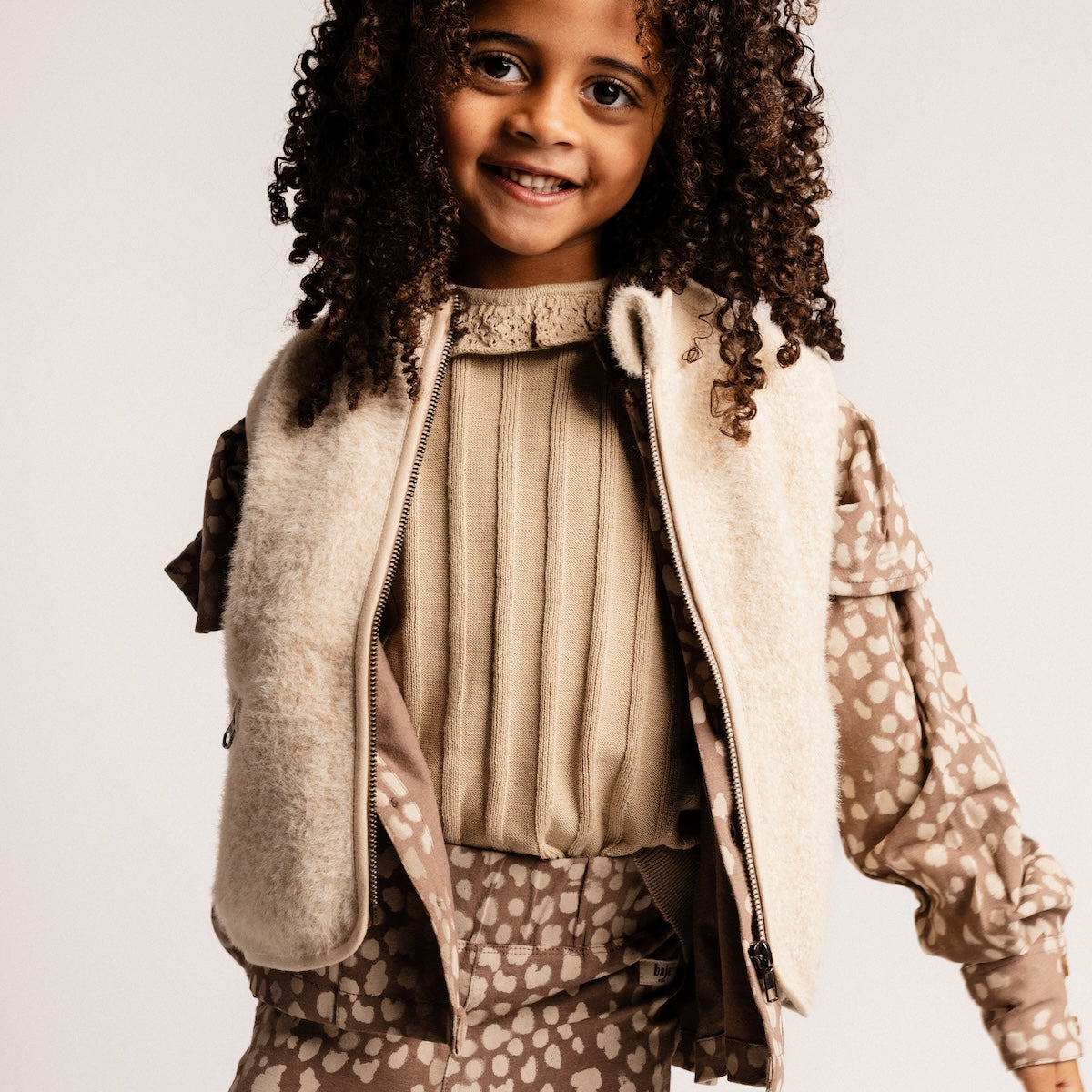 Baje Studio mathod bodywarmer sand desert