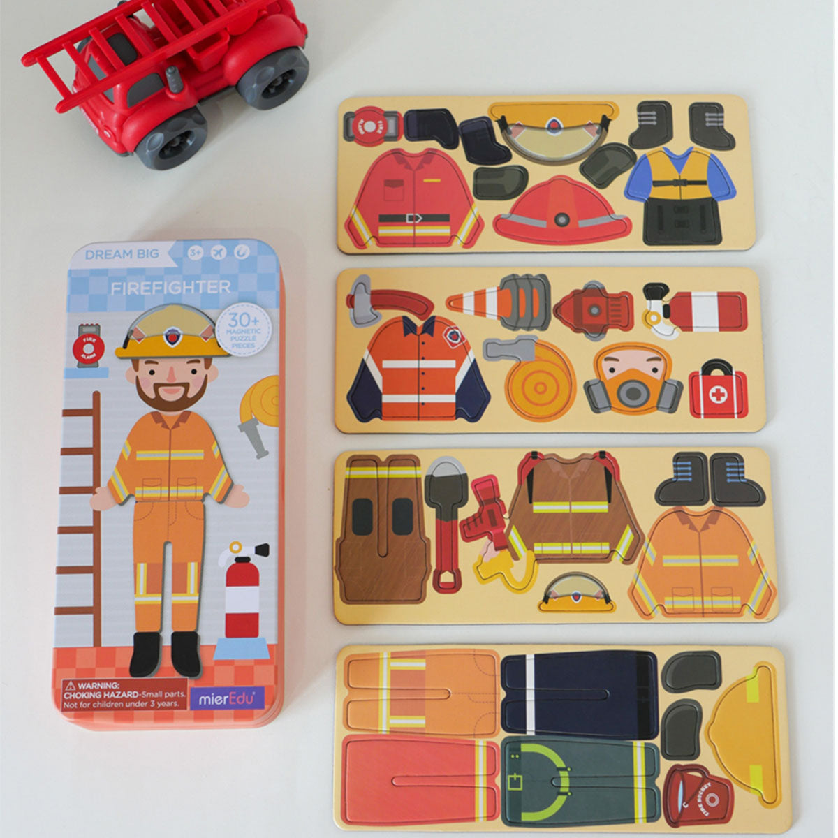 Het perfecte speelgoed voor onderweg: de magnetische puzzeldoos brandweerman van MierEdu. 30-delig, magnetische puzzelstukjes in handige meeneem doos. Vanaf 3 jaar. In diverse varianten. VanZus