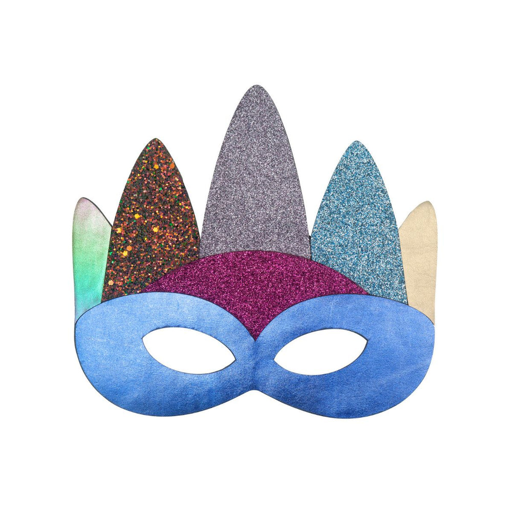 Dino lovers opgelet: kijk wat een tof dino masker van Mimi & Lula! Met mooie glitters en goudkleurige spikes krijg je een echt wow-effect. Eenvoudig te dragen met een comfortabele band. Vanaf 3 jaar. VanZus