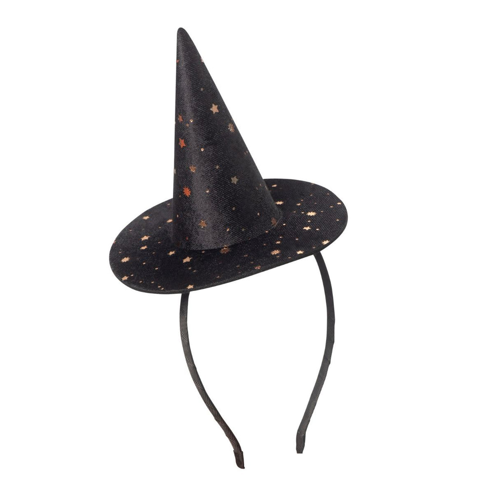 Laat je kleintje stralen met de raven starry velvet mini Heksenhoed van Mimi & Lula. Gemaakt van fluweel met glinsterende sterren, met een handige diadeemband. Ontdek meer leuke Halloween items! VanZus