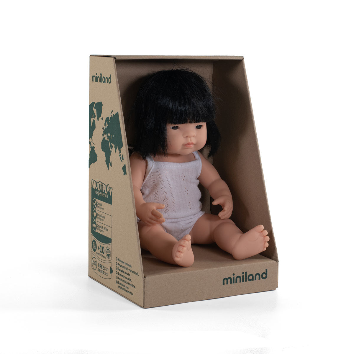 Wat een schatje: de babypop Aziatisch meisje van Miniland. Een zacht lijfje met beweegbare armen en benen. Ruikt naar een vleugje vanille. Kleed de pop zelf aan. In verschillende soorten. 35 cm. VanZus