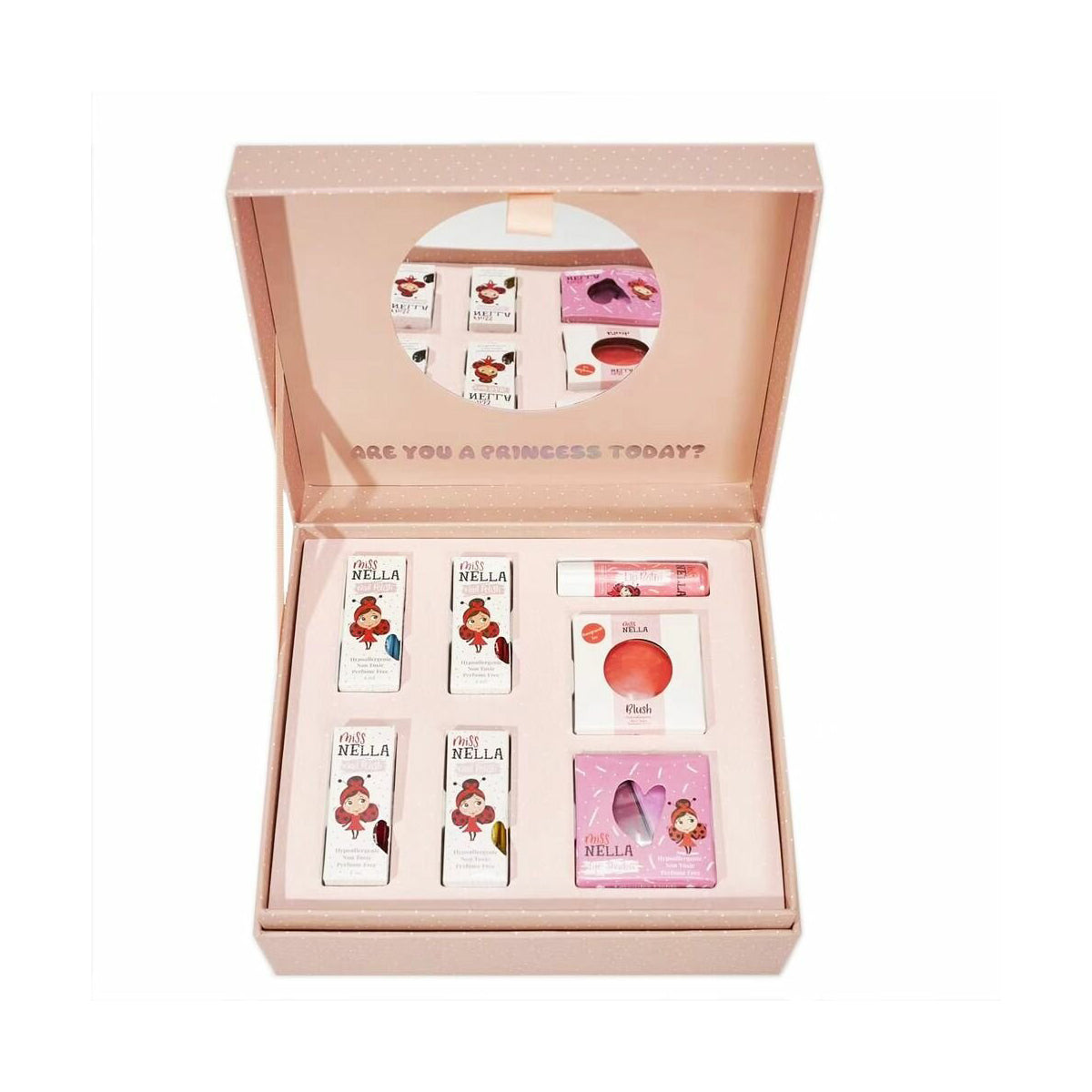 Miss Nella’s limited edition princess case make-uptas mag niet ontbreken in het assortiment van de echte prinses. De doos bevat 4 peel off nagellakjes, lipbalm, blush en oogschaduw. Succes verzekerd! VanZus