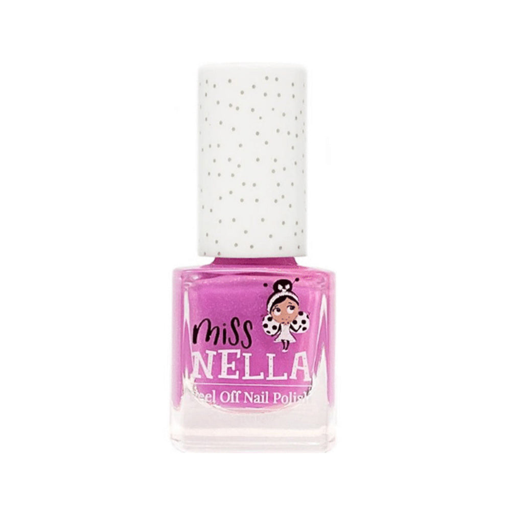 Laat de nageltjes van jouw kindje shinen met de nagellak blueberry smoothie van het merk Miss Nella. De peel off nagellak is speciaal ontworpen voor kinderen en is vrij van chemicaliën. In verschillende kleuren. VanZus