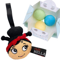 Badderen doe je natuurlijk met de Miss Nella superfizz 3-pack bruisballen! De bruisballen zitten in een schattig doosje, zijn vrij van chemicaliën én geur en hebben vrolijke kleuren. Combineer met badspons. VanZus