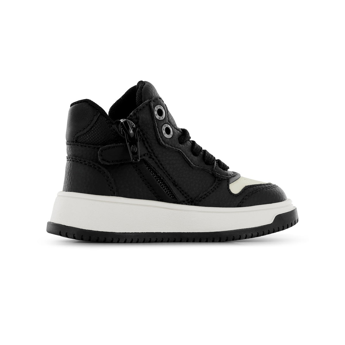 Hip, comfortabel en duurzaam: de new outsole sneakers in black white van Shoesme. Slijtvast, perfect voor intensief gebruik, luxe uitstraling, met elastieken veters en ritsje voor makkelijk aan- en uittrekken. VanZus