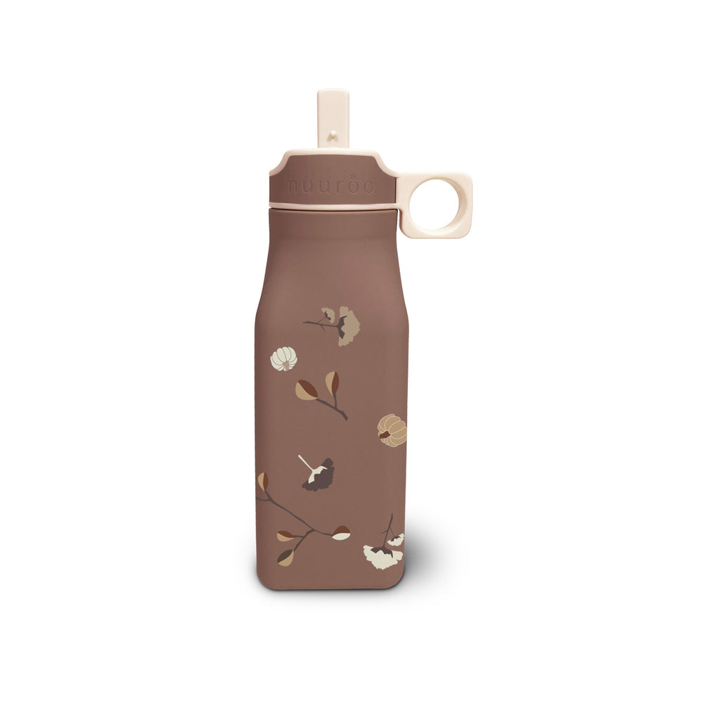 De Nuuroo storm siliconen drinkfles pumpkin flower is een super leuke drinkfles voor jouw kleintje. Deze drinkfles is éxtra leuk dankzij de gezellige prints op de zijkant. VanZus.