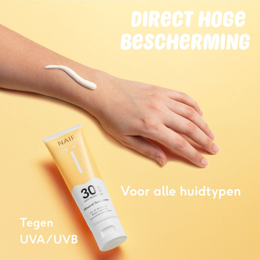 Voor een optimale bescherming: minerale zonnebrandspray SPF 30 van Naïf. Beschermt tegen UVA- en UVB-straling, voed de huid, makkelijk uit te smeren en water resistent. Voor elk huidtype. VanZus