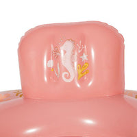 Lekker dobberen in het water en spetteren maar met de babyfloat van Little Dutch. De babyzwemring in de variant ocean dreams roze heeft een stevig zitje, handvatten en is opblaasbaar. Ideaal voor op vakantie. VanZus