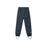 Hijs je kindje in deze coole pedia broek in de kleur classic navy en de regenpret kan beginnen! Deze broek van het merk Liewood is ideaal voor op regenachtige dagen! Deze broek is water- en winddicht, heeft verstelbaar elastiek bij de taille zodat hij altijd goed zit en heeft een mooie donkerblauwe kleur. VanZus