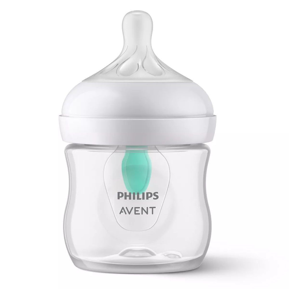 De babyfles natural response met airfree-ventiel 125 ml van het merk Philips Avent is het ideale babyflesje voor jouw kindje. Deze fles is namelijk voorzien van een 'natuurlijke zuigreflex speen' en heeft een unieke opening die alleen melk toelaat als je kindje daadwerkelijk actief aan het drinken is. 