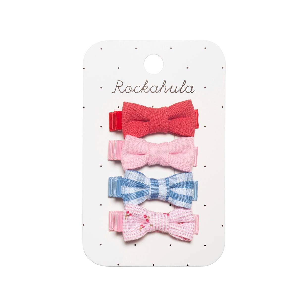 Maak de look van je kindje af met deze schattige cherry gingham mini bow speldjes van het vrolijke merk Rockahula. Zeker als je kindje gek is op strikjes, dan zijn deze haarspelden een absolute must have! Deze speldjes zijn niet alleen praktisch, ze zien er ook ontzettend lief uit! VanZus