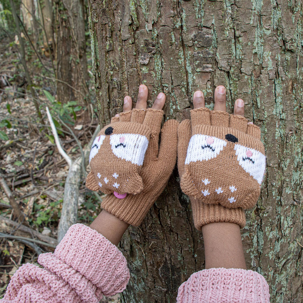 Met de Rockahula doris deer gebreide handschoenen met flapjes heeft jouw kindje nooit meer koude handjes en ze zien er ook stijlvol uit door het vrolijke hertenhoofdje. De leukste winteraccessoires koop je bij: VanZus