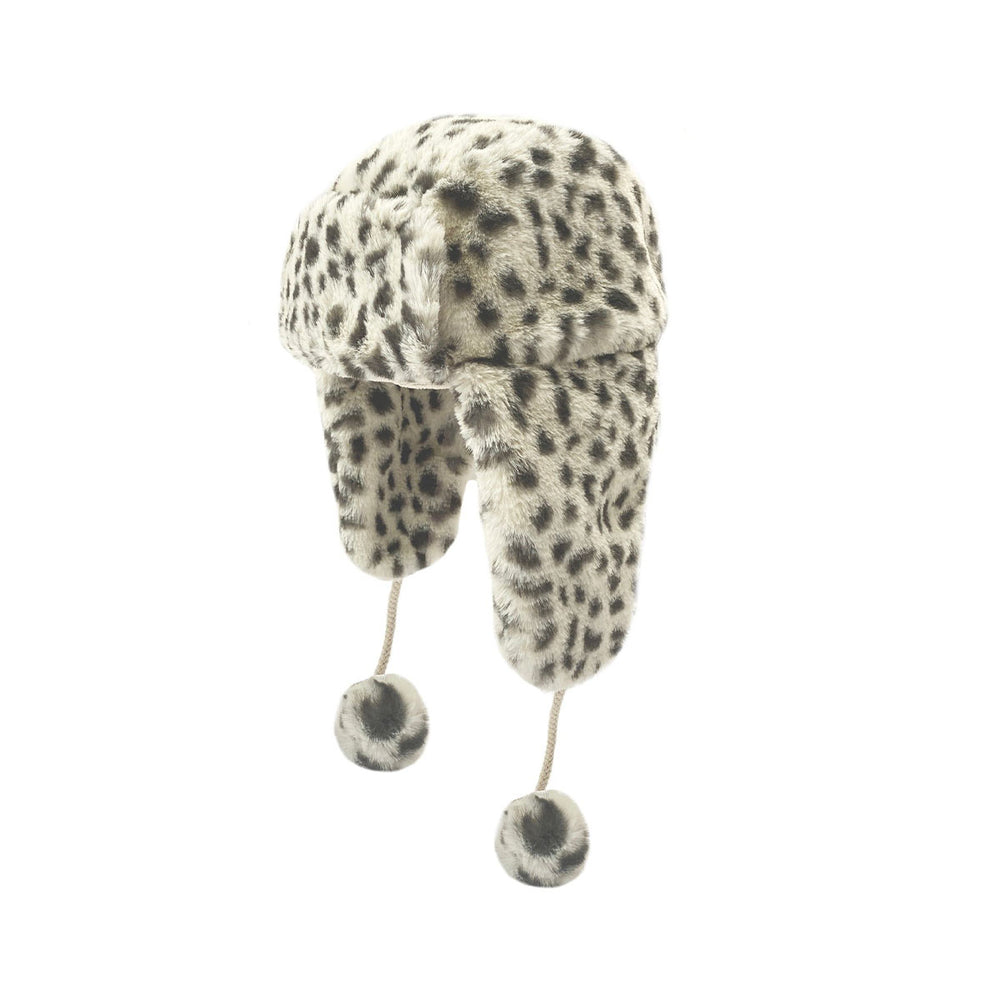 Met de Rockahula snow leopard fur muts, een heerlijk zachte muts met lichte luipaardprint en oorflappen, loopt jouw kindje er stijlvol bij en heeft geen een koud hoofdje. De mooiste winteraccessoires koop je bij: VanZus