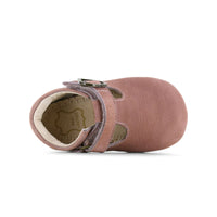 Schattige baby-proof gespschoentjes in old pink van Shoesme. Gemaakt van leer, met een flexibele zool en mooi gespje. De ideale sandaal voor jouw mini met luxe uitstraling. In verschillende kleuren en maten. VanZus