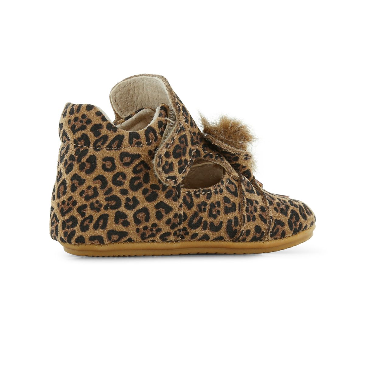 De Shoesme baby-proof open bootie panther cognac ondersteunt je kindje in de bijzondere fase van de eerste stapjes, kruipen en staan! De schoentjes hebben een  flexibele antislip zool en bieden de juiste ondersteuning. Deze schoentjes zijn speciaal gemaakt voor babyvoetjes en de weg naar de allereerste stapjes! 